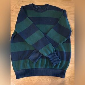 Brandy Melville sweater. Used and still in good condition.